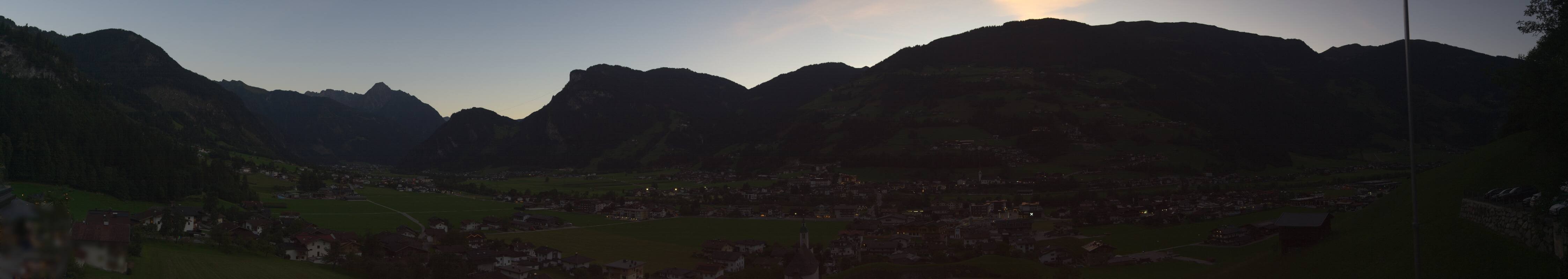 Archiv Foto Webcam Blick von Bichl auf Mayrhofen