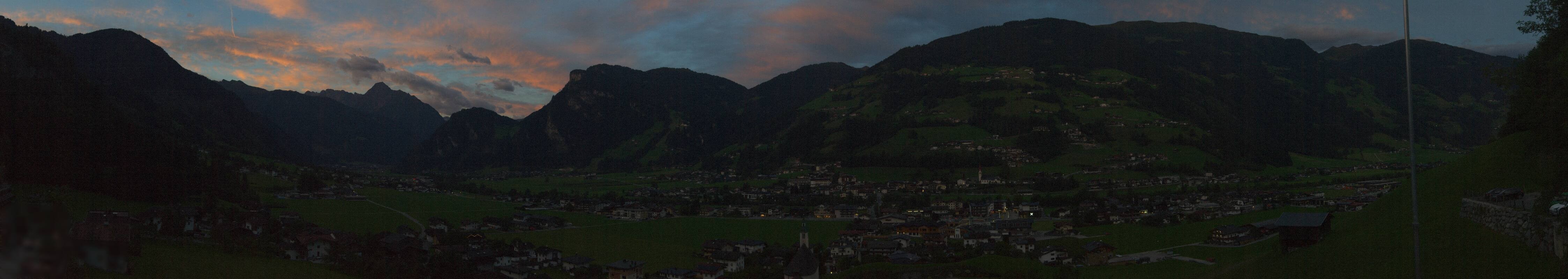Archived image Webcam Panoramic View Mayrhofen