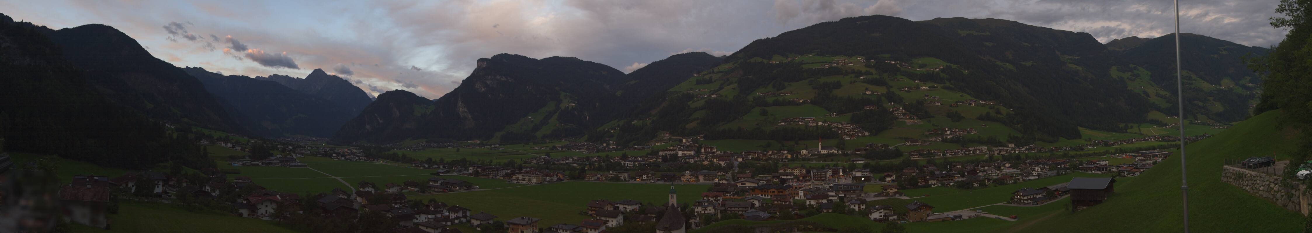 Archived image Webcam Panoramic View Mayrhofen