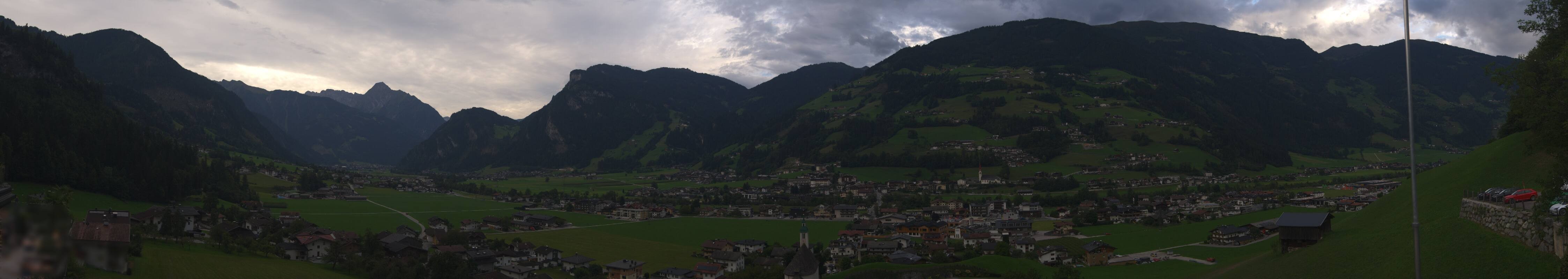 Archived image Webcam Panoramic View Mayrhofen