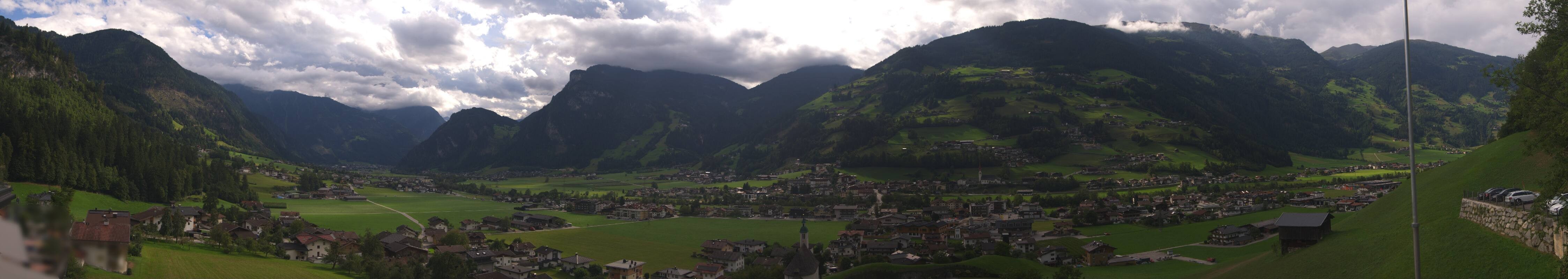 Archived image Webcam Panoramic View Mayrhofen