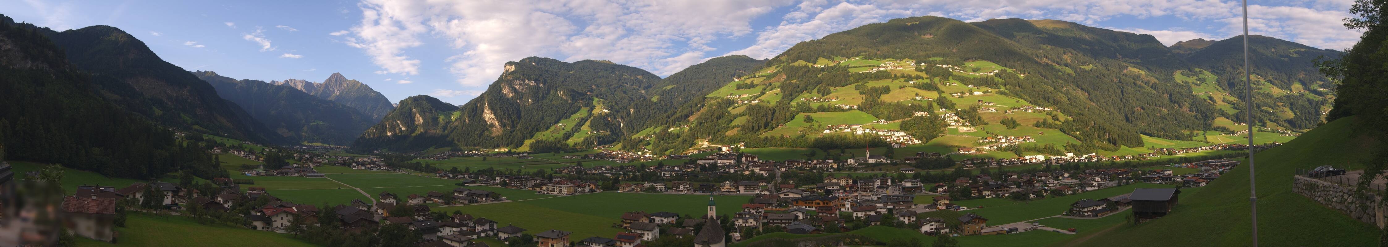 Archived image Webcam Panoramic View Mayrhofen