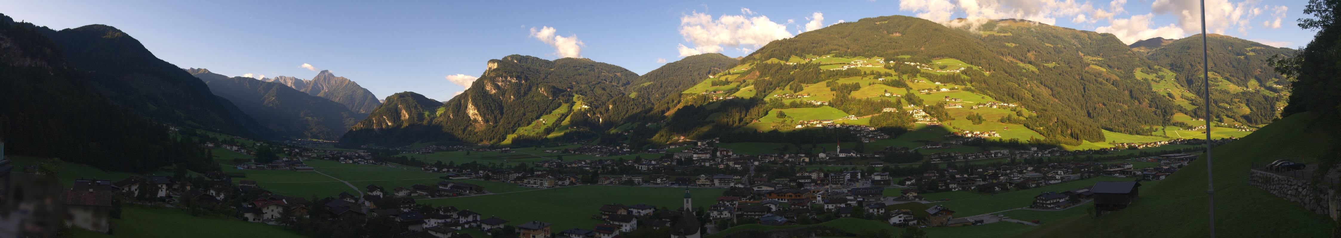 Archived image Webcam Panoramic View Mayrhofen