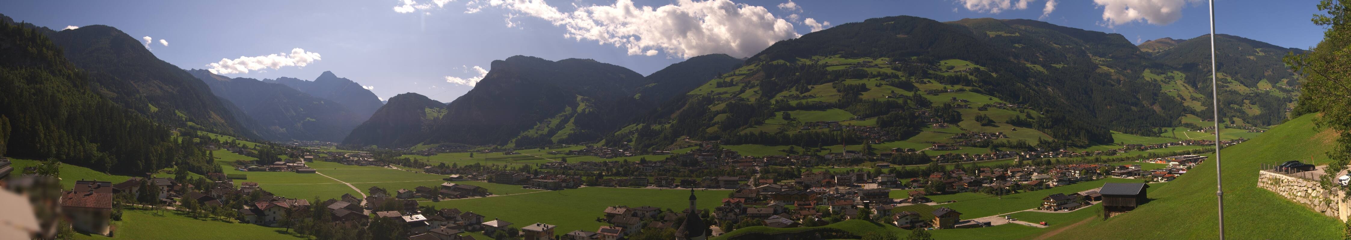 Archived image Webcam Panoramic View Mayrhofen