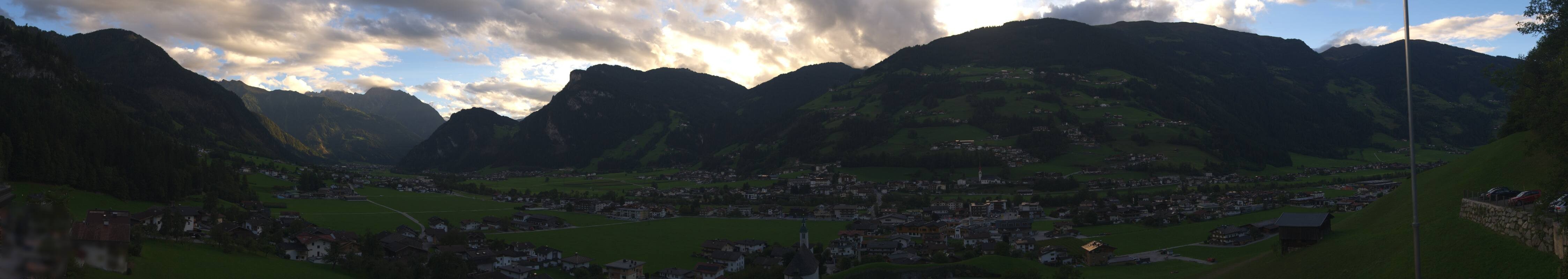 Archiv Foto Webcam Blick von Bichl auf Mayrhofen