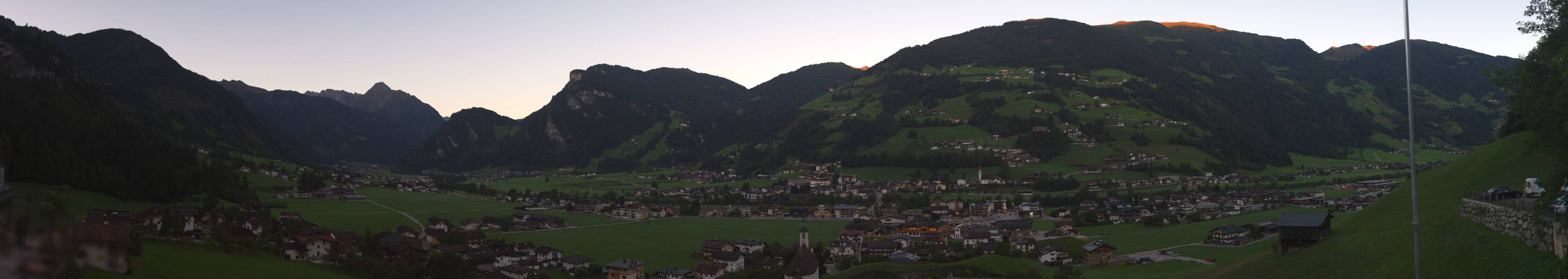 Archiv Foto Webcam Blick von Bichl auf Mayrhofen