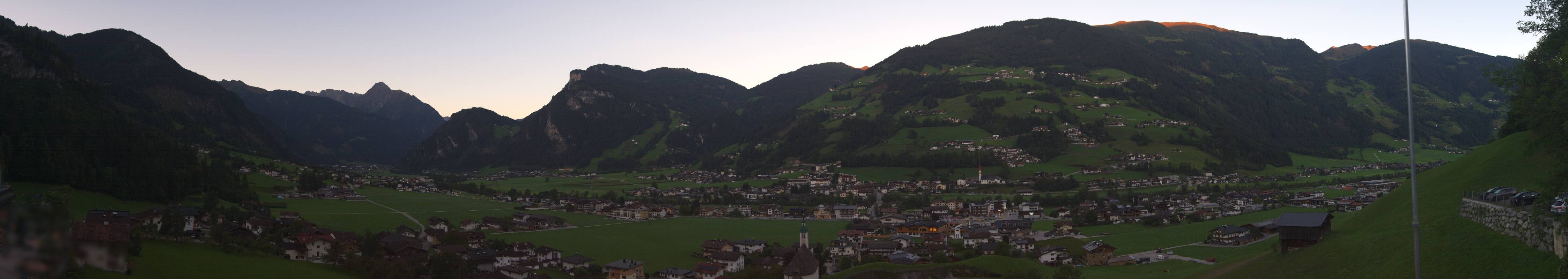 Archiv Foto Webcam Blick von Bichl auf Mayrhofen