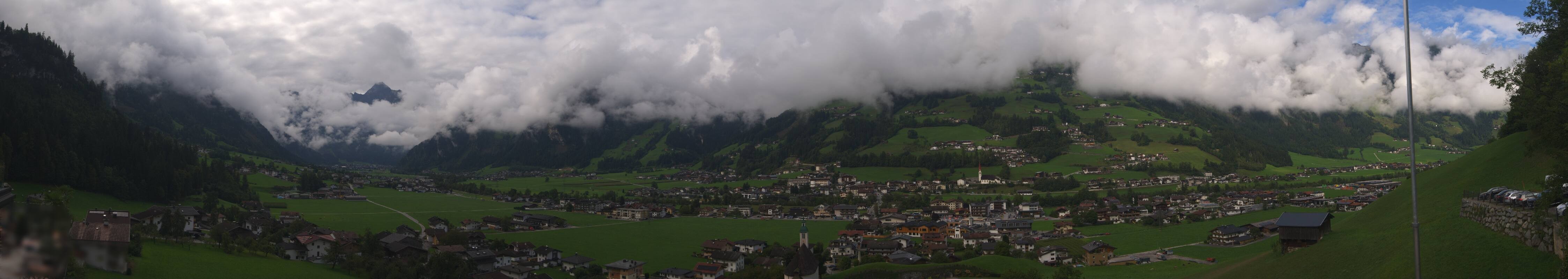 Archived image Webcam Panoramic View Mayrhofen