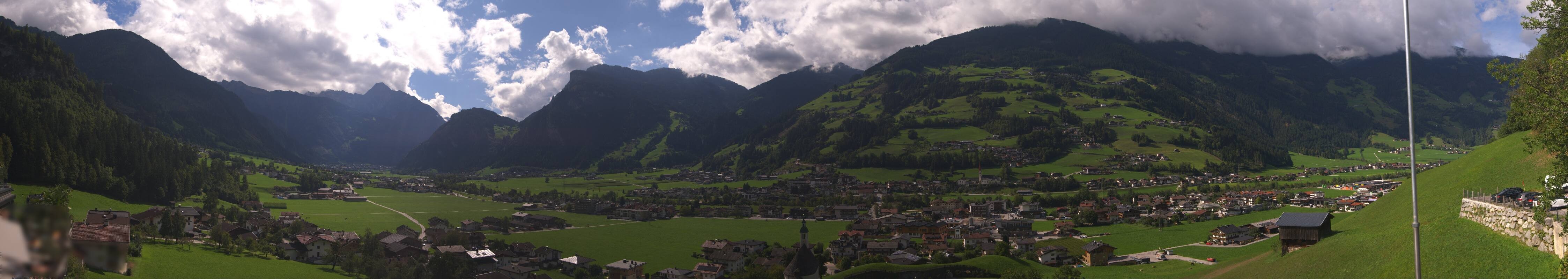 Archived image Webcam Panoramic View Mayrhofen
