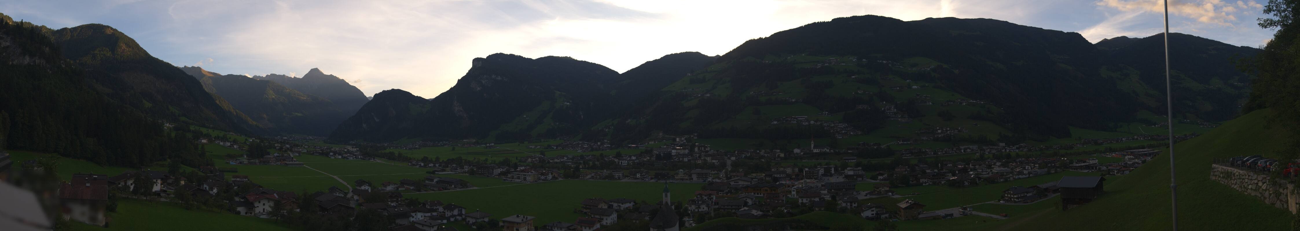 Archived image Webcam Panoramic View Mayrhofen
