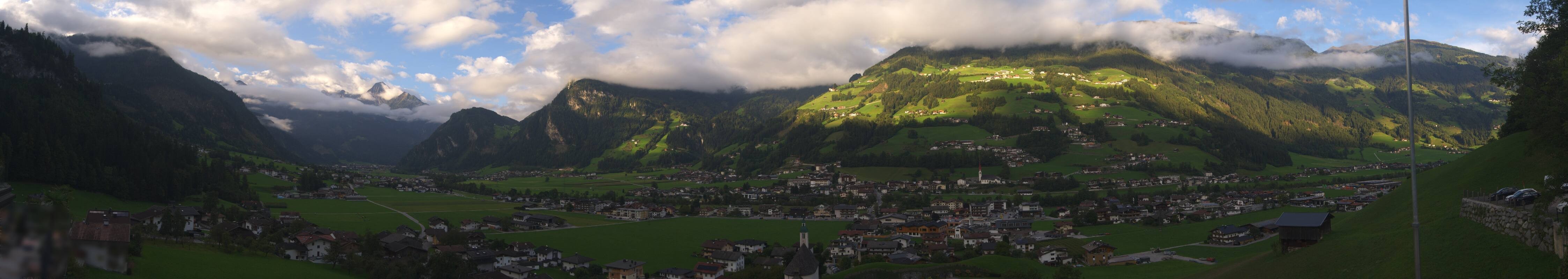 Archived image Webcam Panoramic View Mayrhofen
