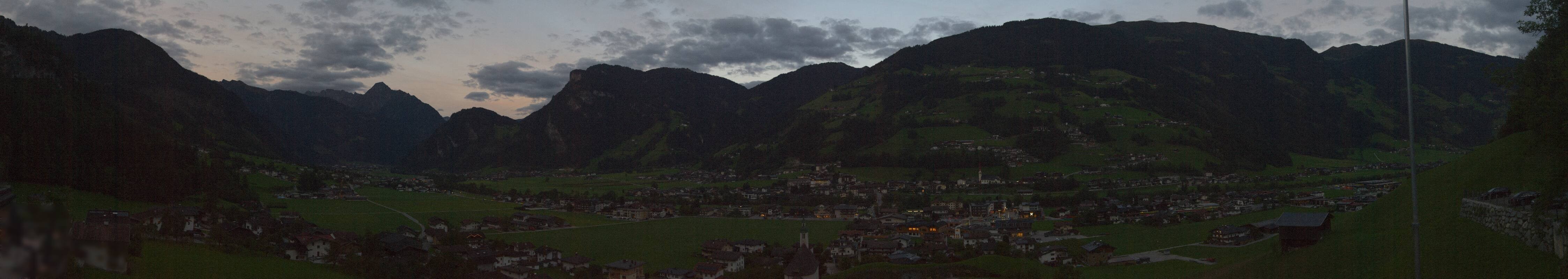 Archived image Webcam Panoramic View Mayrhofen
