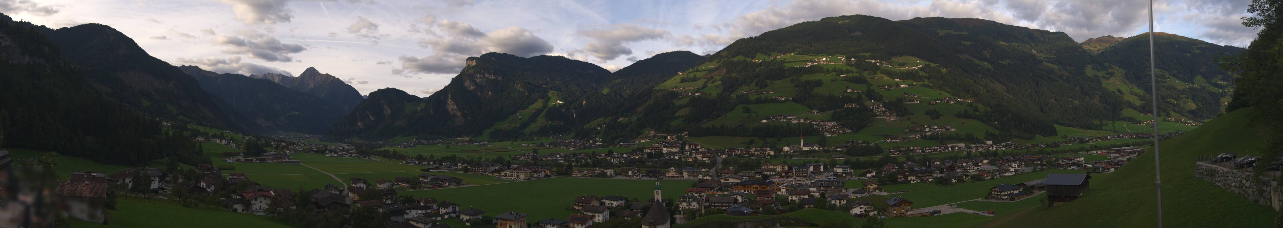 Archived image Webcam Panoramic View Mayrhofen