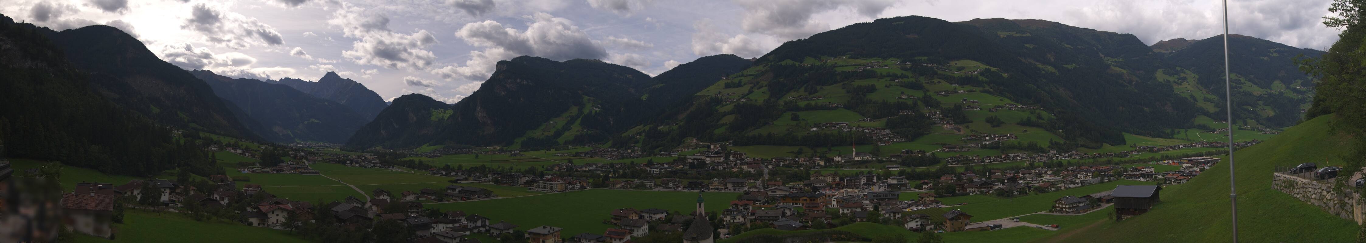 Archived image Webcam Panoramic View Mayrhofen