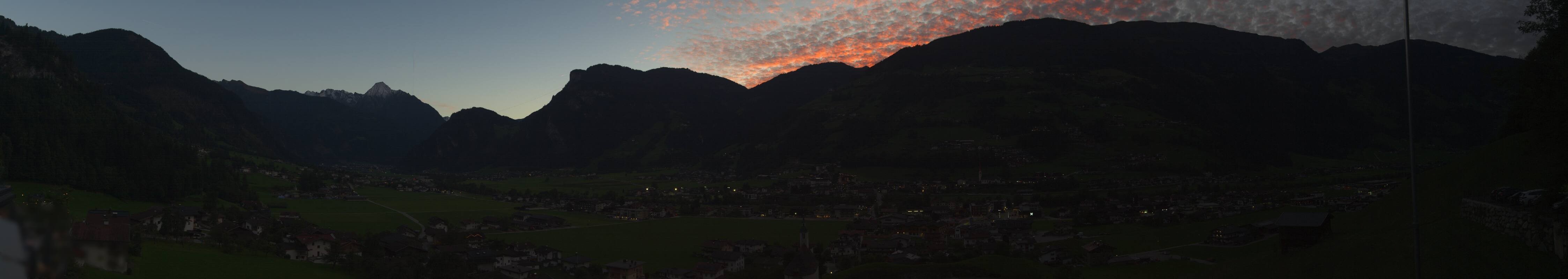 Archiv Foto Webcam Blick von Bichl auf Mayrhofen