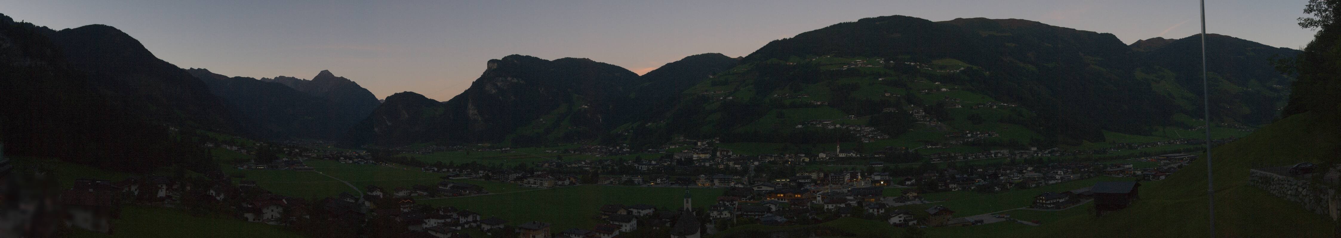 Archived image Webcam Panoramic View Mayrhofen