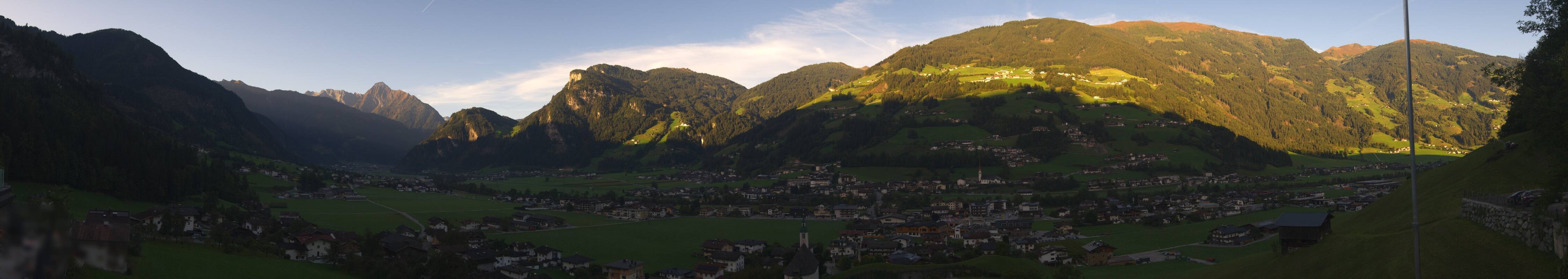 Archived image Webcam Panoramic View Mayrhofen