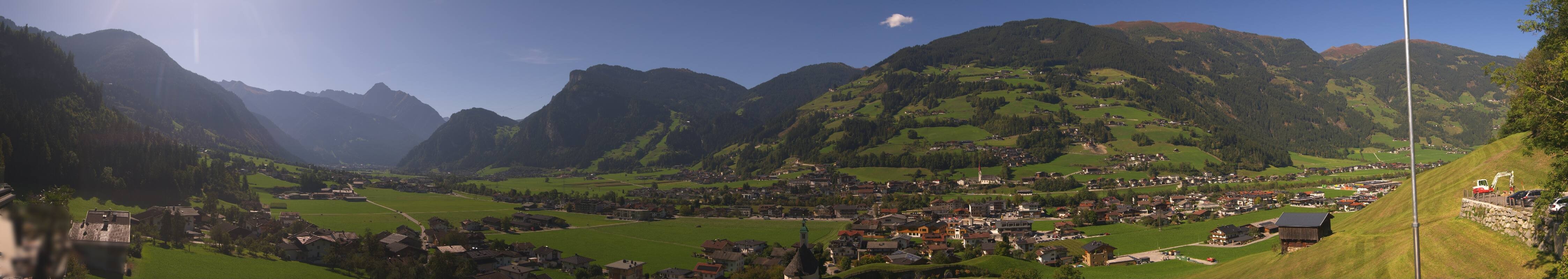 Archived image Webcam Panoramic View Mayrhofen