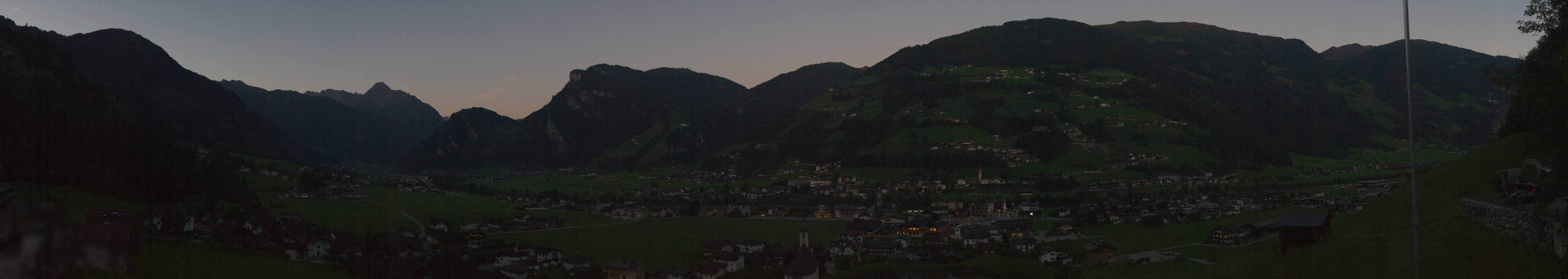 Archiv Foto Webcam Blick von Bichl auf Mayrhofen