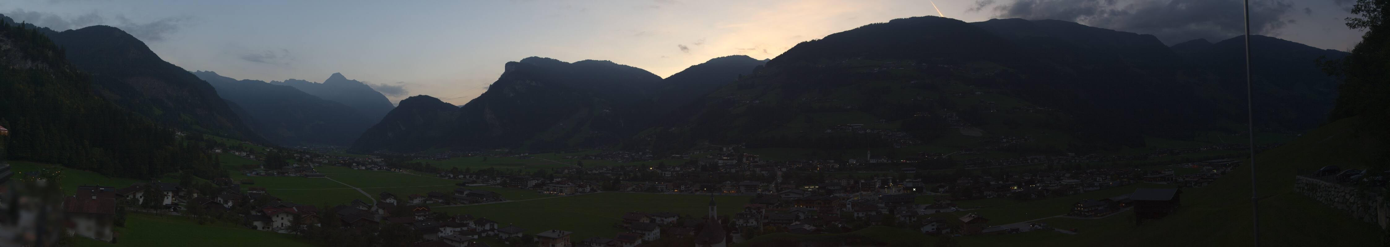 Archiv Foto Webcam Blick von Bichl auf Mayrhofen