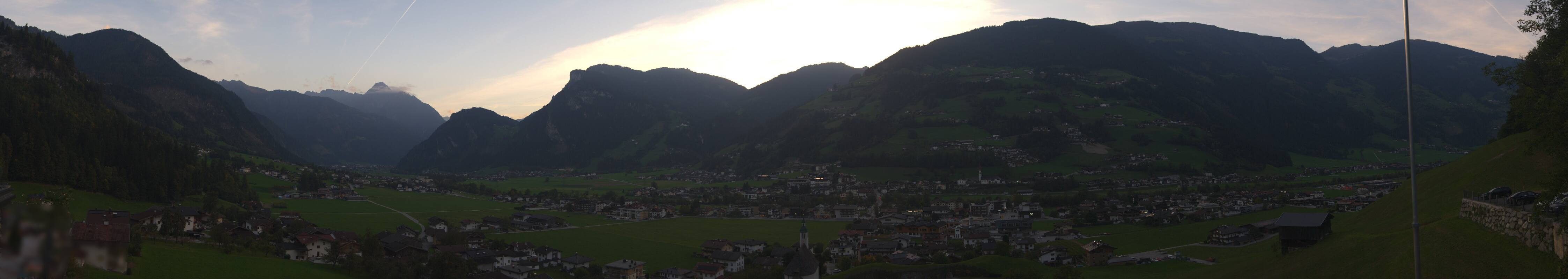 Archived image Webcam Panoramic View Mayrhofen