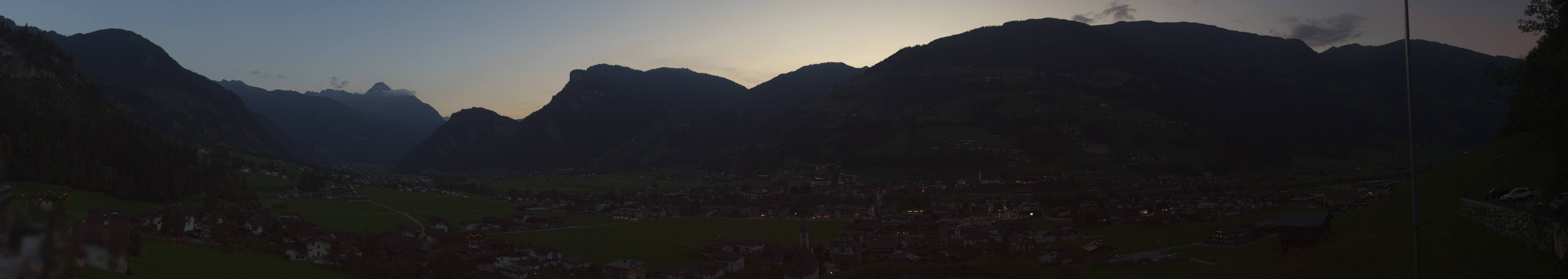 Archived image Webcam Panoramic View Mayrhofen