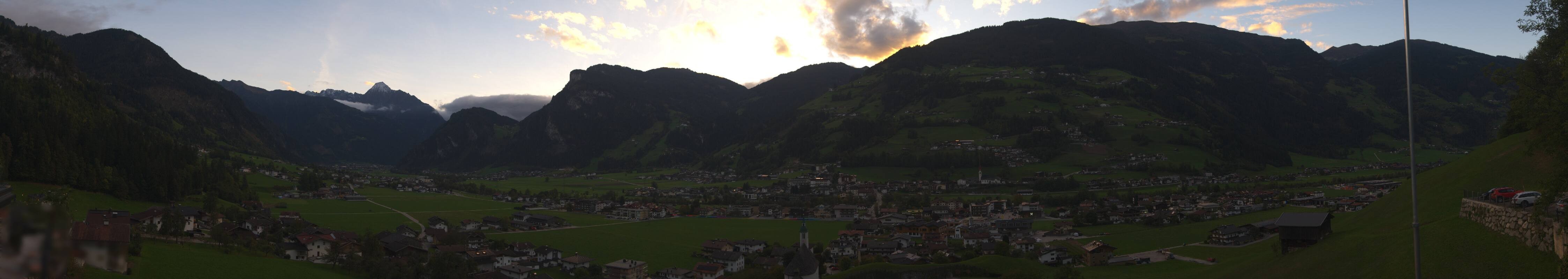Archiv Foto Webcam Blick von Bichl auf Mayrhofen
