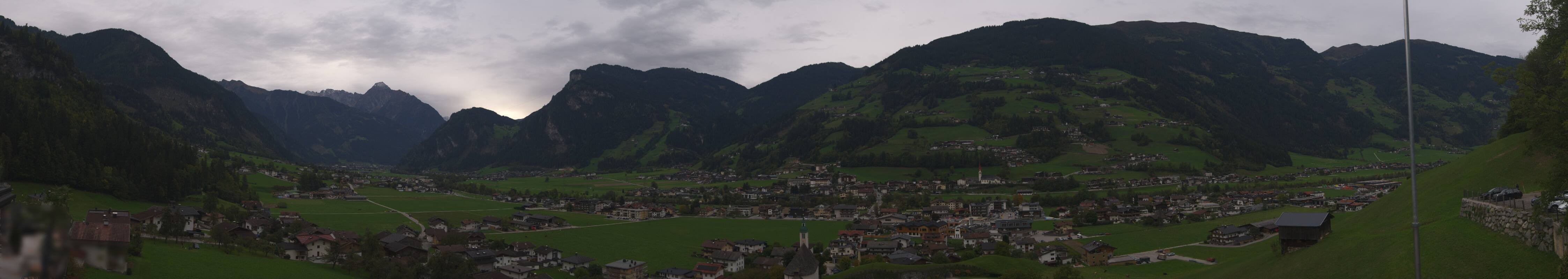Archiv Foto Webcam Blick von Bichl auf Mayrhofen