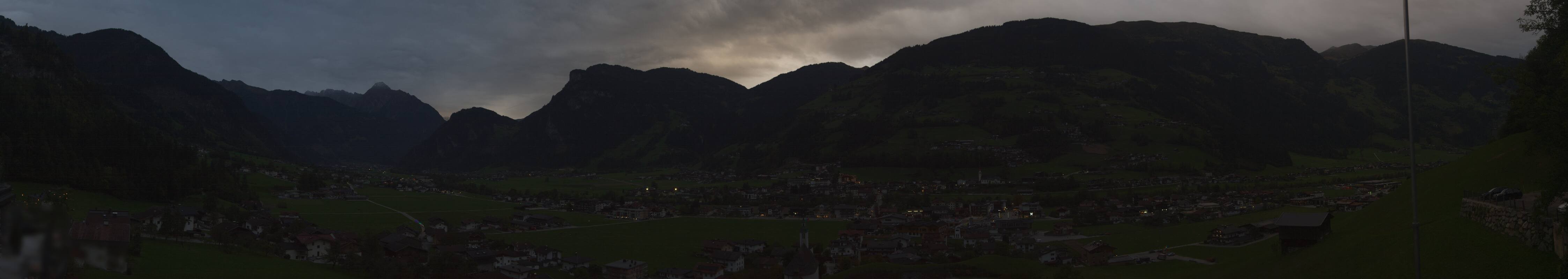 Archiv Foto Webcam Blick von Bichl auf Mayrhofen