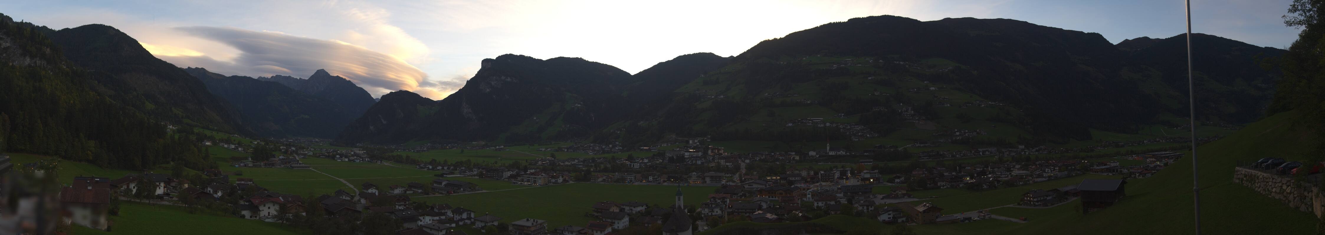 Archiv Foto Webcam Blick von Bichl auf Mayrhofen