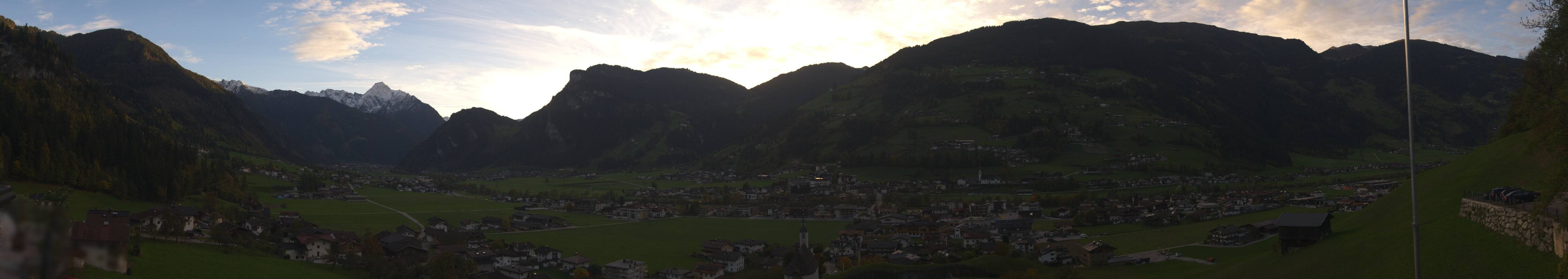 Archiv Foto Webcam Blick von Bichl auf Mayrhofen
