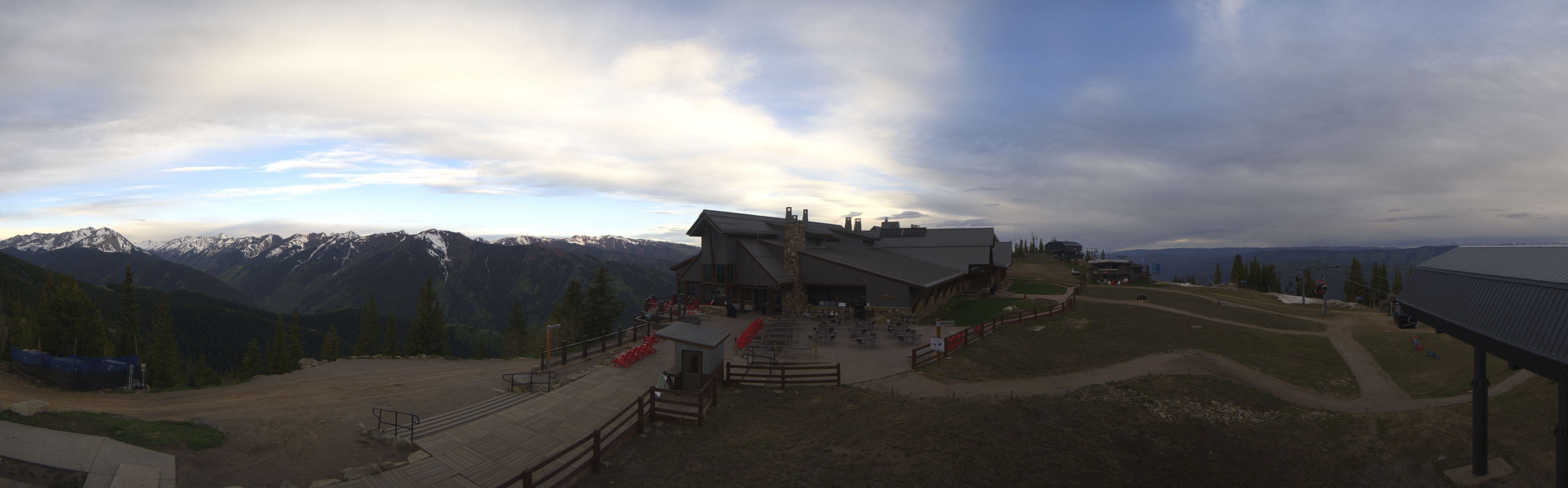 Archived image Webcam Aspen Mountain Bergstation