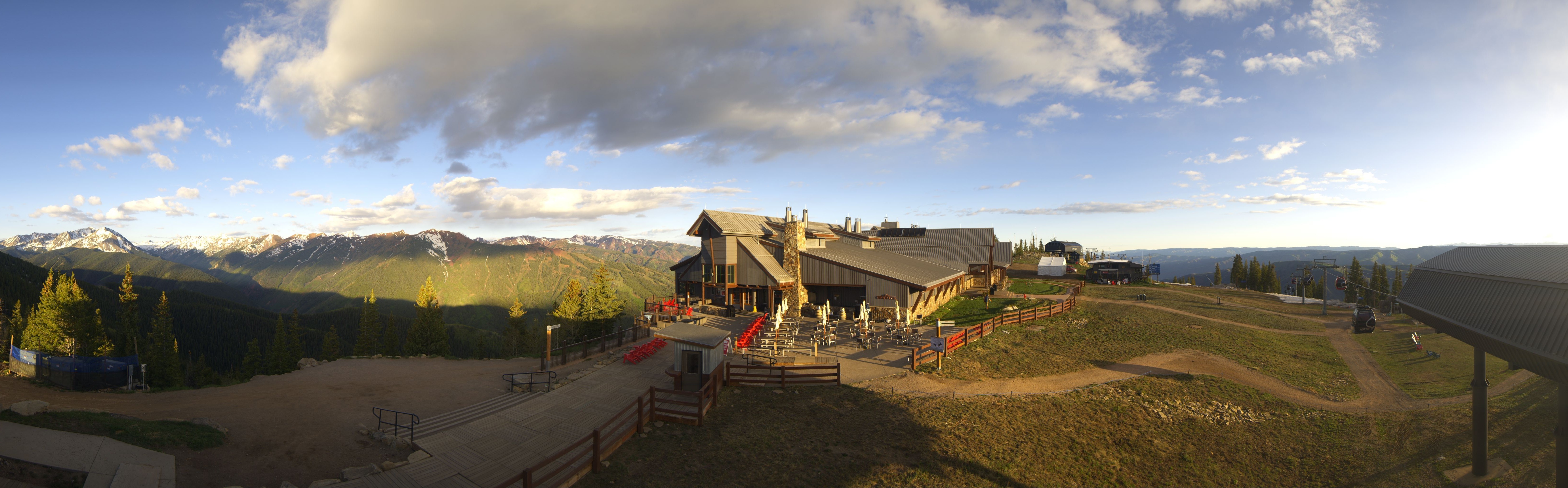 Archived image Webcam Aspen Mountain Bergstation