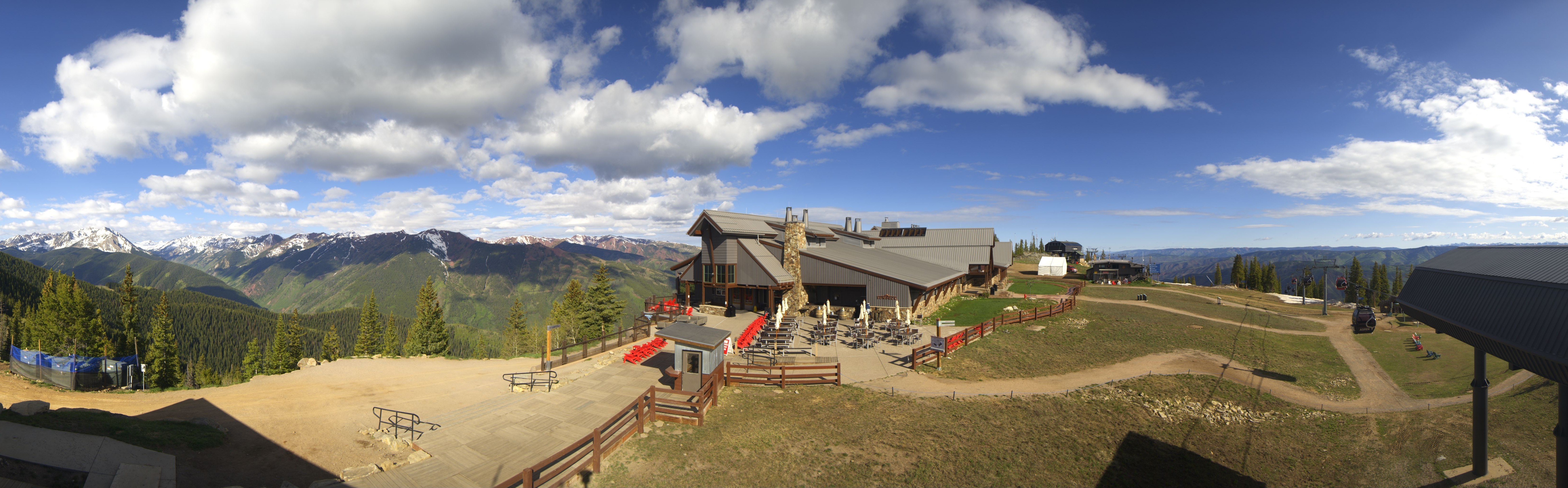Archived image Webcam Aspen Mountain Bergstation