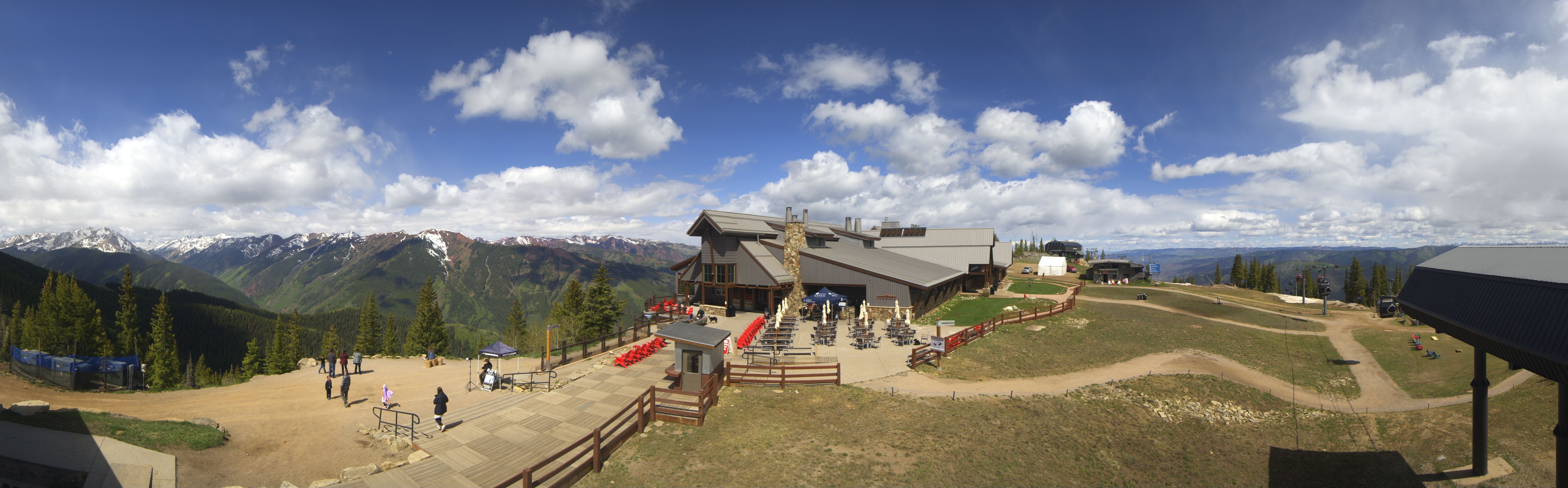Archived image Webcam Aspen Mountain Bergstation