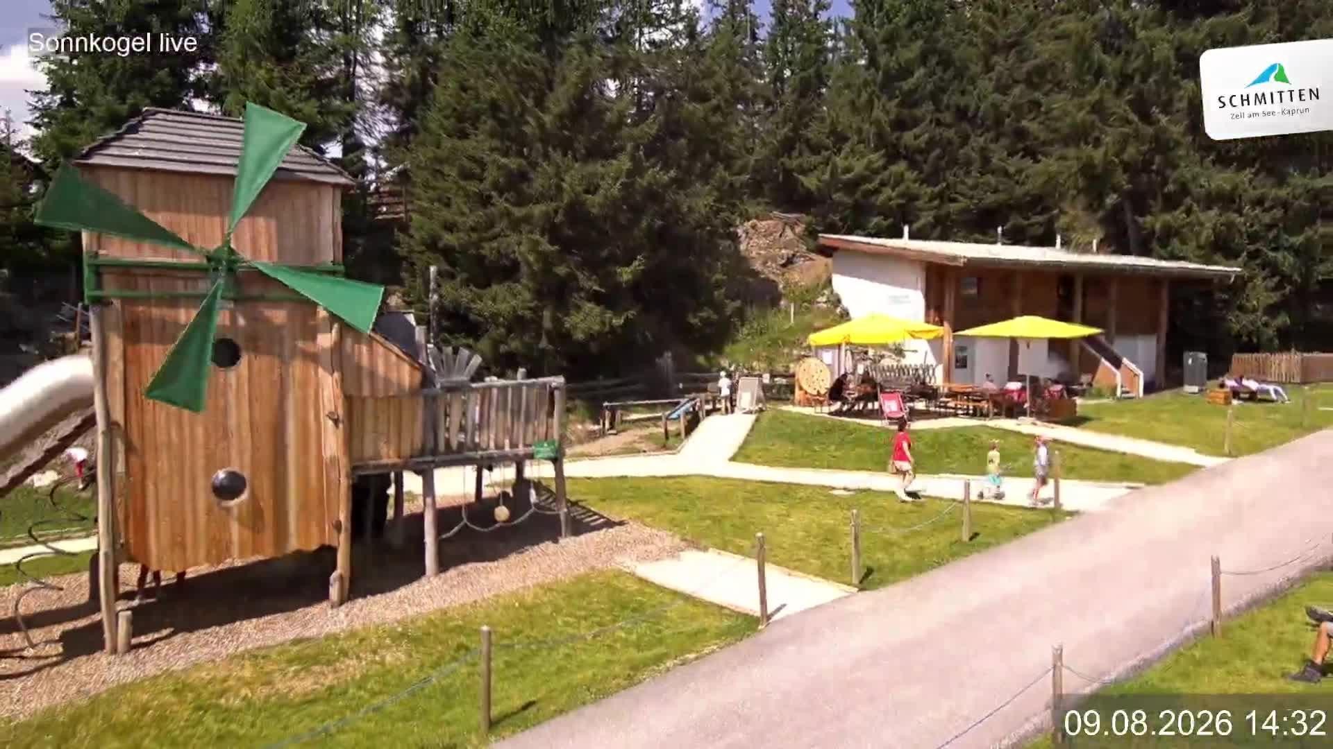 Archiv Foto Webcam Schmitten: Restaurant und Spielplatz Sonnkogel