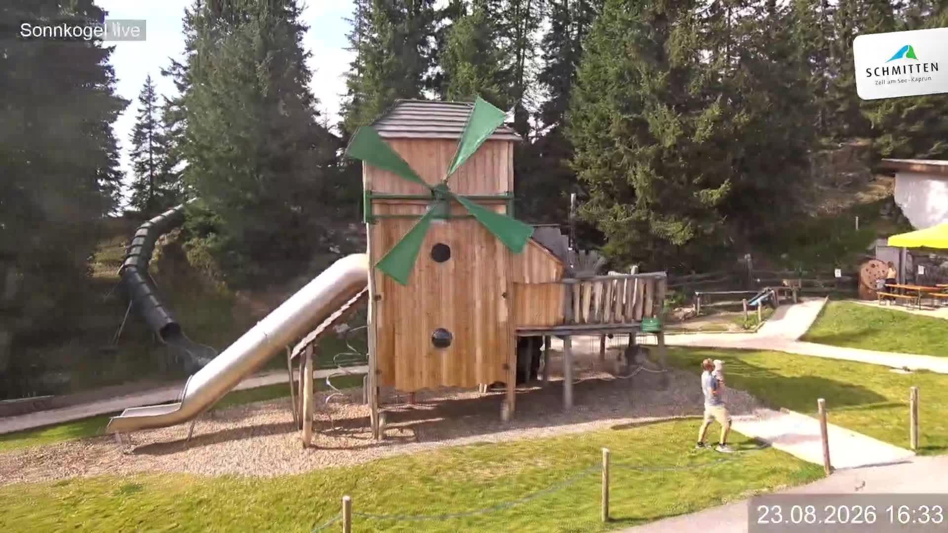 Archiv Foto Webcam Schmitten: Restaurant und Spielplatz Sonnkogel