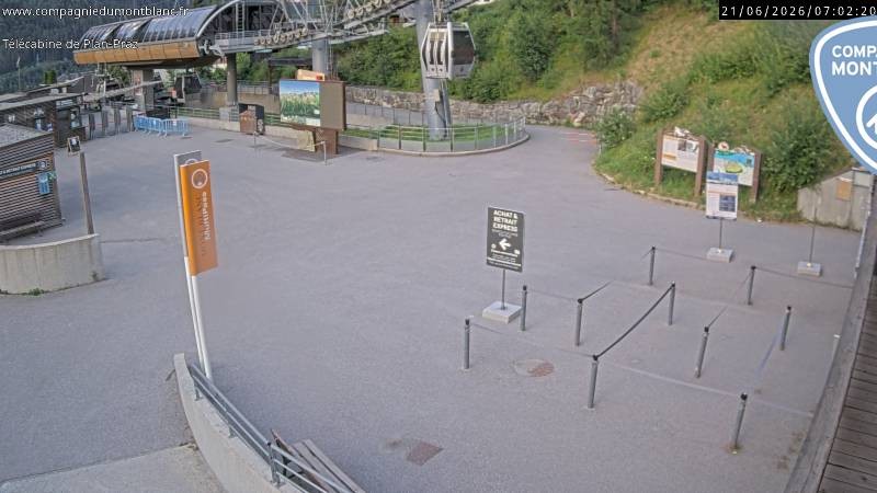 Archived image Webcam Charmonix: Planpraz Base Station