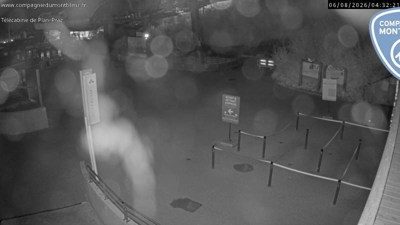 Archived image Webcam Charmonix: Planpraz Base Station