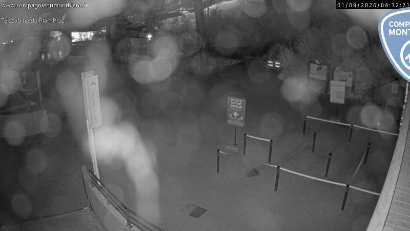 Archived image Webcam Charmonix: Planpraz Base Station