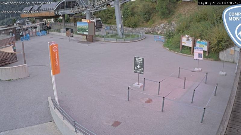 Archived image Webcam Charmonix: Planpraz Base Station