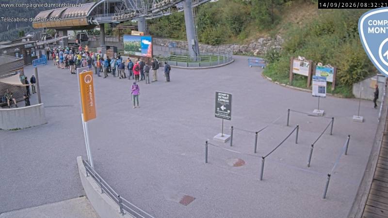 Archived image Webcam Charmonix: Planpraz Base Station