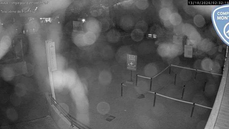 Archived image Webcam Charmonix: Planpraz Base Station