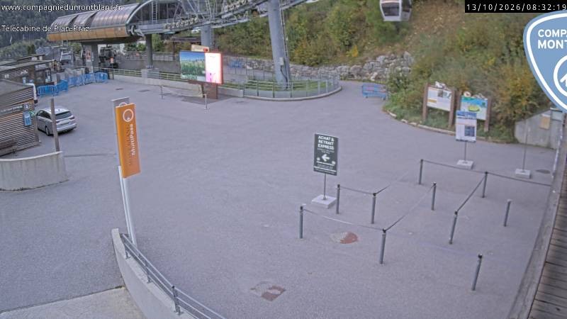 Archived image Webcam Charmonix: Planpraz Base Station