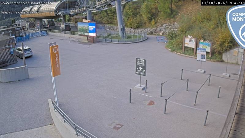 Archived image Webcam Charmonix: Planpraz Base Station