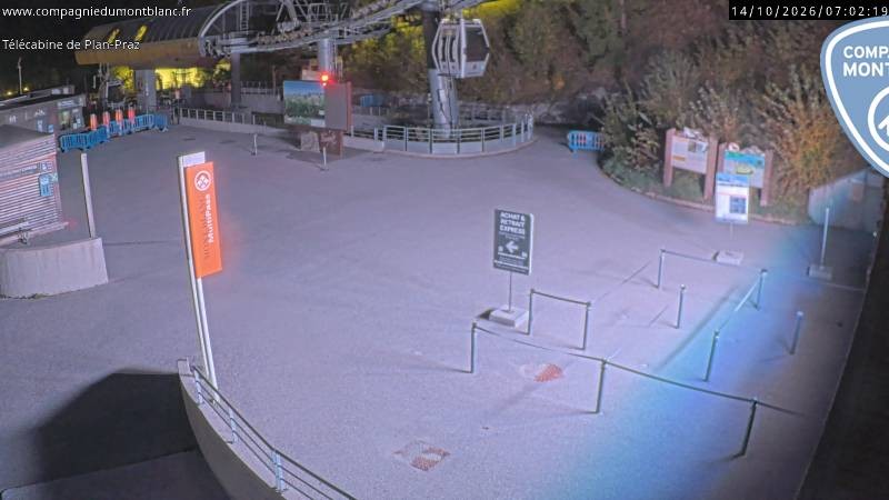 Archived image Webcam Charmonix: Planpraz Base Station