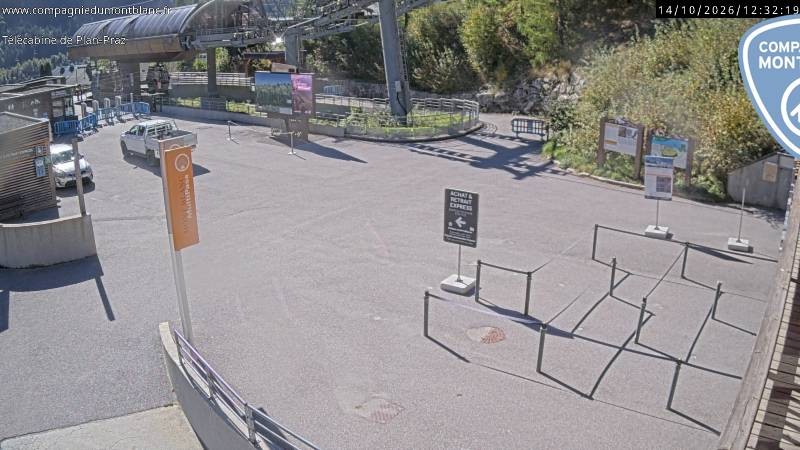 Archived image Webcam Charmonix: Planpraz Base Station