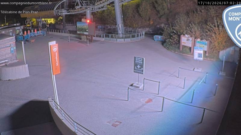 Archived image Webcam Charmonix: Planpraz Base Station