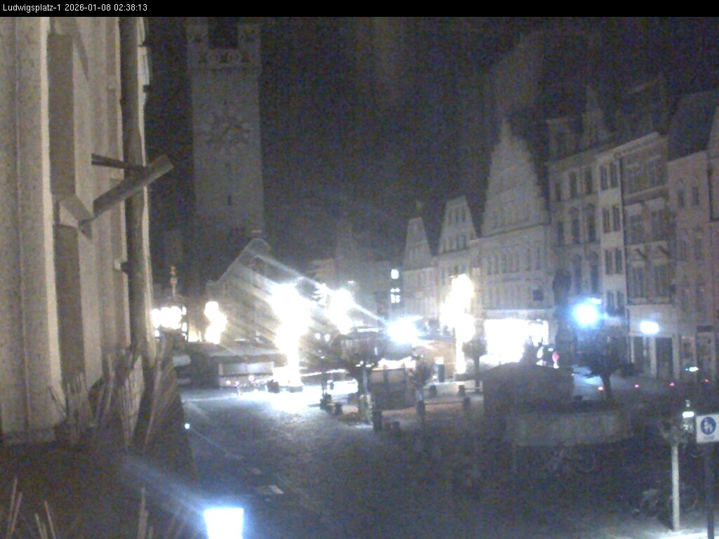 Archiv Foto Webcam Straubing: Blick auf den Stadtturm und Ludwigsplatz