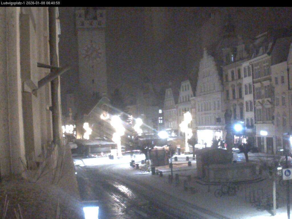 Archiv Foto Webcam Straubing: Blick auf den Stadtturm und Ludwigsplatz
